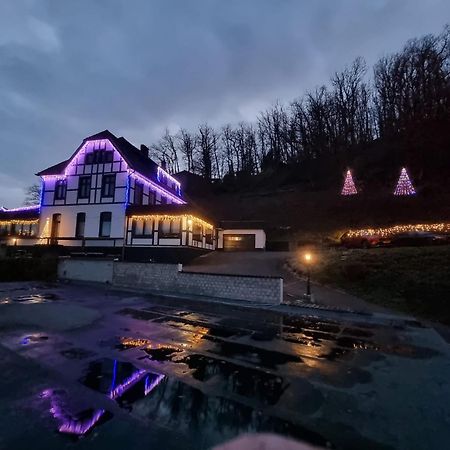 Hotel Kurhaus Uhlenberg バート・ミュンスターアイフェル エクステリア 写真