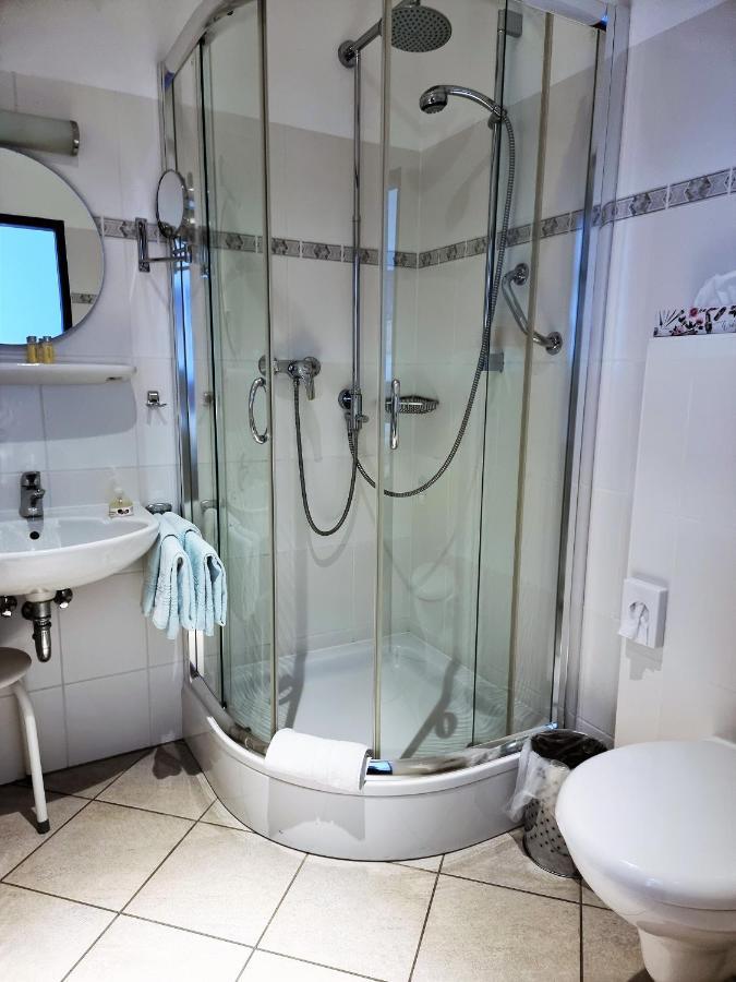 Hotel Kurhaus Uhlenberg バート・ミュンスターアイフェル エクステリア 写真