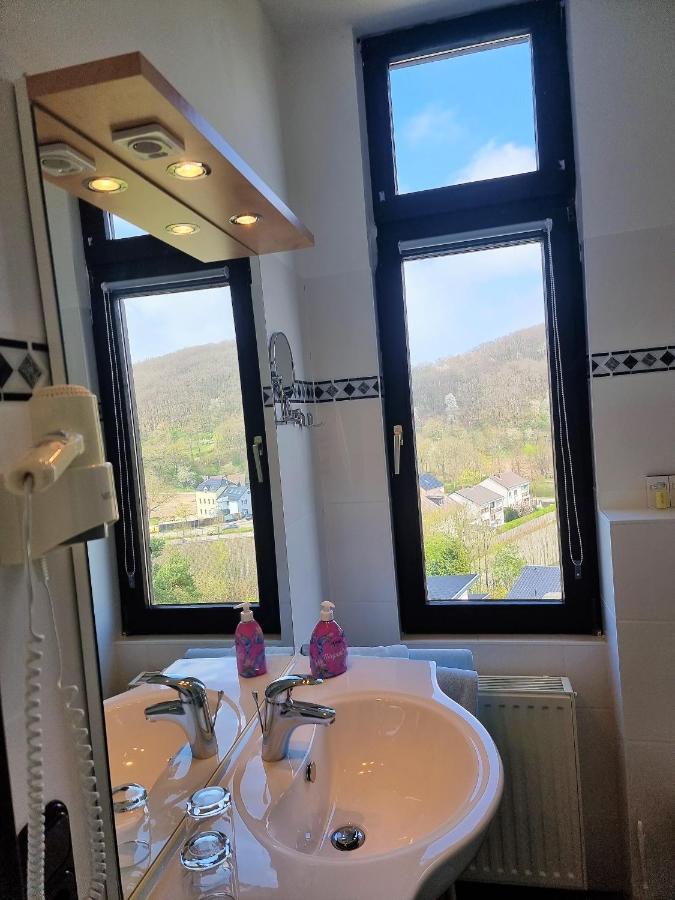Hotel Kurhaus Uhlenberg バート・ミュンスターアイフェル エクステリア 写真
