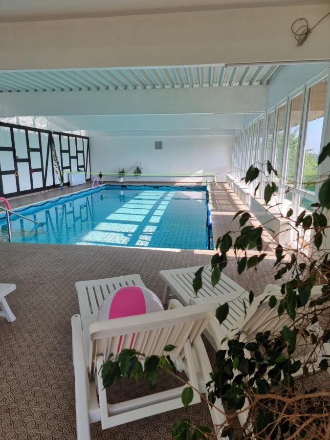 Hotel Kurhaus Uhlenberg バート・ミュンスターアイフェル エクステリア 写真