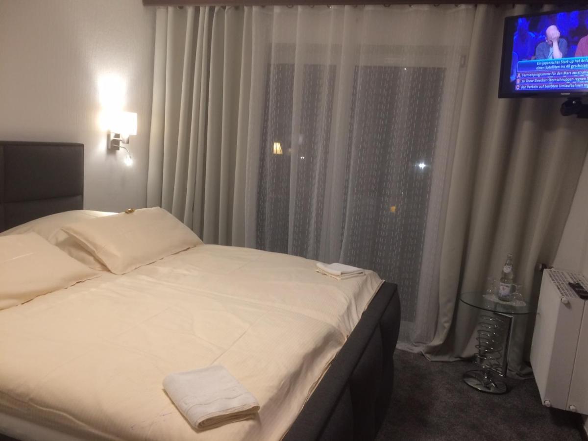 Hotel Kurhaus Uhlenberg バート・ミュンスターアイフェル エクステリア 写真